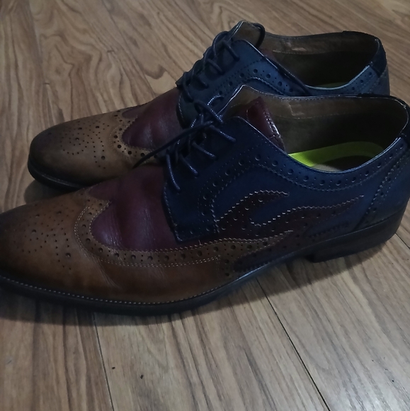 Florsheim Wingtip Oxfords - Picture 1 of 3